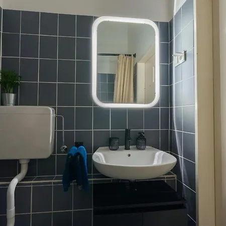 Heimwaerts Naehe Bahnhof & *